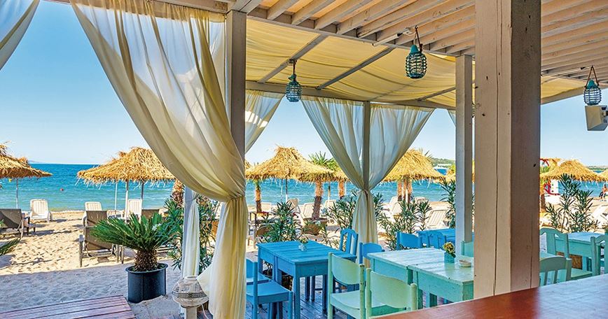 BULHARSKO_Beach-summer-restaurant-on-the-Black-Sea-Burgas-Bulgaria__w950h500_83b2ff