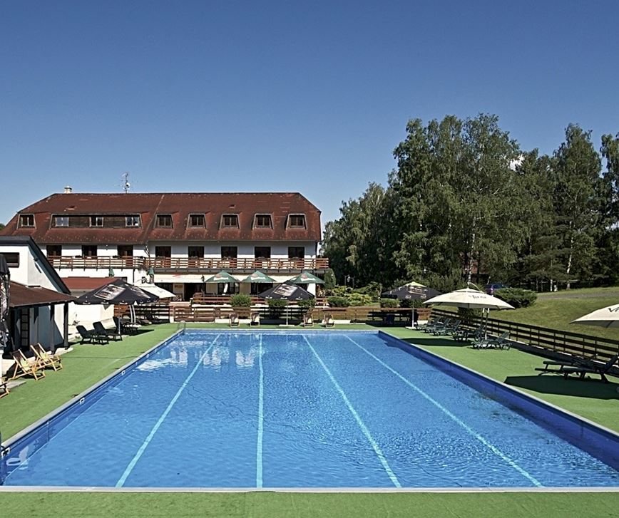 Sporthotel Kácov s bazénem