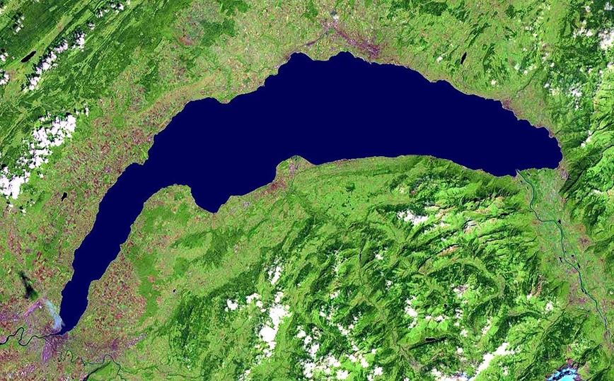 1024px-Lake_Geneva_satellite